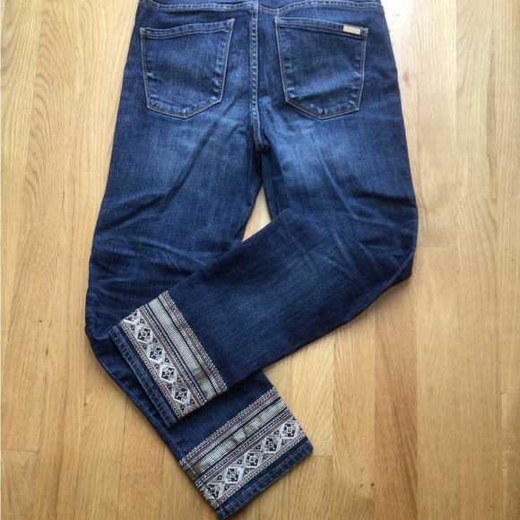 WHBM Straight Crop Embroidered Hem Classic Rise Crop Jeans size 4 - Picture 11 of 12